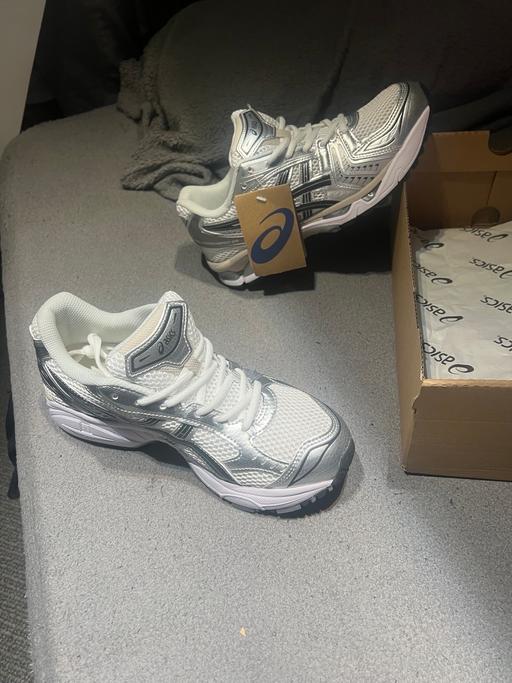 Buy & Sell Dartford Town Centre Dartford - Photos for ASICS Gel Kayano 14 white/graphite size 8 UK