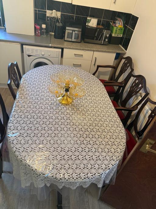 Buy & Sell Manor Park East London - Photos for dinning table with 6 cgairs