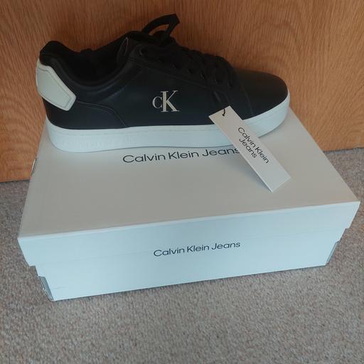 Buy & Sell Feltham Hounslow - Photos for Trainers