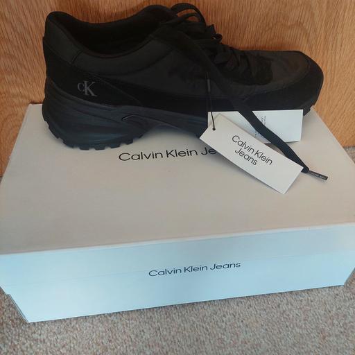 Buy & Sell Feltham Hounslow - Photos for Trainers