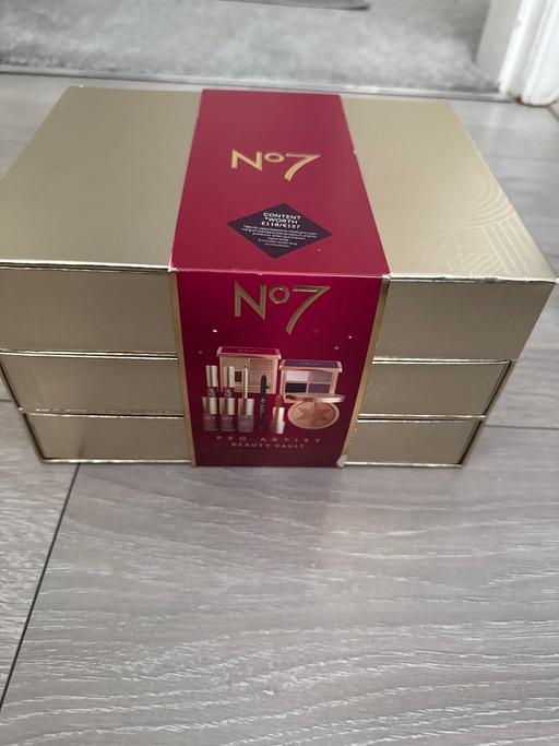  — No7 Pro Artist beauty Vault (Brand new)