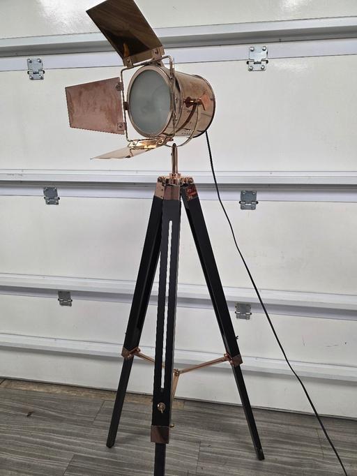 Buy & Sell Stondon Massey Brentwood - Photos for Copper and Black tripod floor lamp