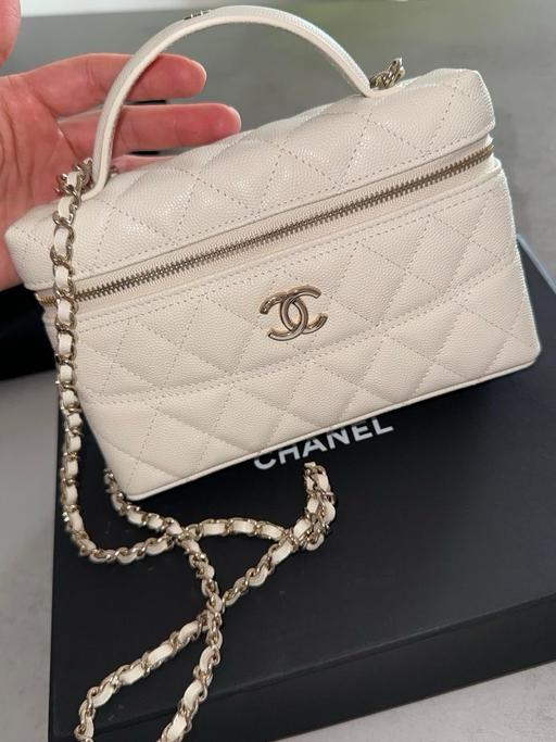 Buy & Sell Queensway Central London - Photos for CHANEL vanity with chain Bag