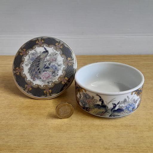 Buy & Sell Preston South Ribble - Photos for JAPANESE PORCELAIN TRINKET POT