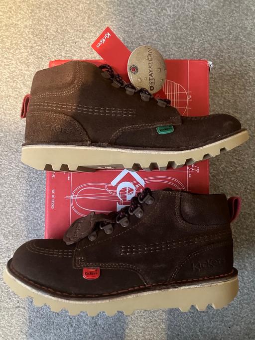 Buy & Sell Cheshunt Broxbourne - Photos for Kickers boys suede Boots Sz 2 new