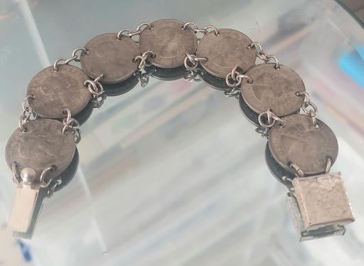 Buy & Sell Thatto Heath Saint Helens - Photos for queen Elizabeth sixpence coin bracelet