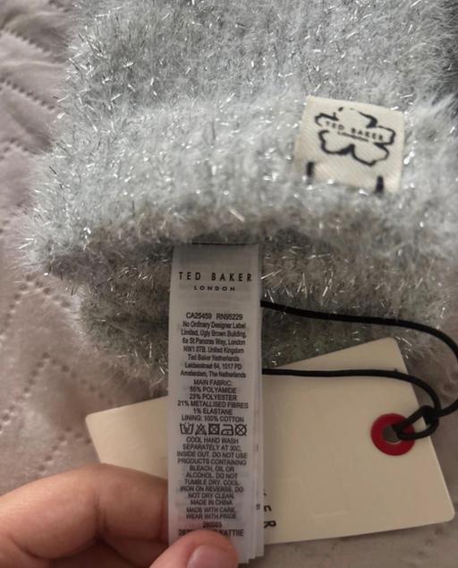 Buy & Sell Coventry West Midlands - Photos for A ted baker glove and beanie