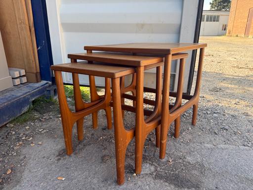 Buy & Sell Everton New Forest - Photos for Nest tables