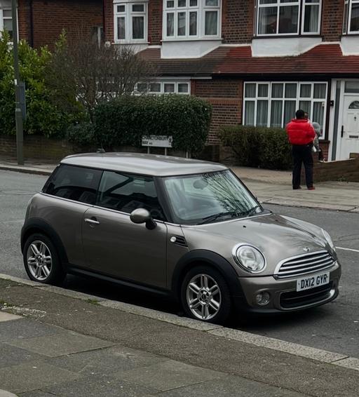 Vehicles Whetstone North London - Photos for Mini hatch one, 67.000mikes, 2 owners, petrol