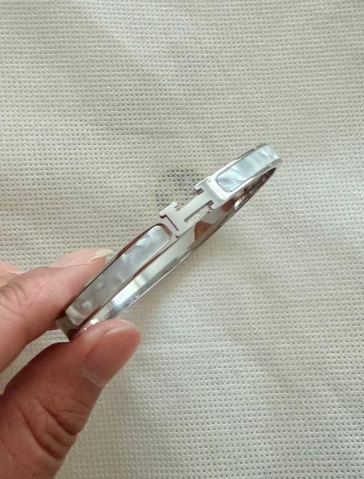 Buy & Sell Bowes Park North London - Photos for Silver plated stainless steel H bangle