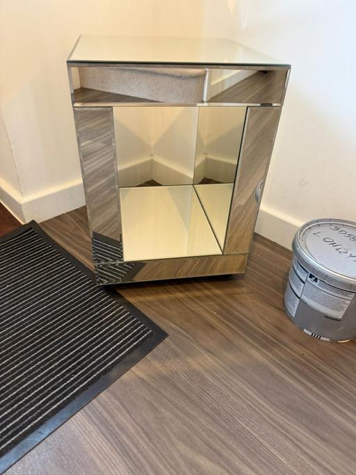 Buy & Sell Maidstone Kent - Photos for Glass side table