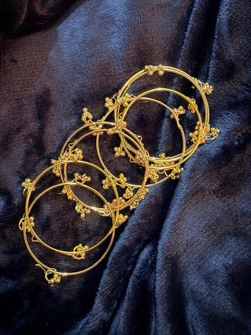 Buy & Sell Bowes Park North London - Photos for Kashmiri gold gungroo bangles/churyan