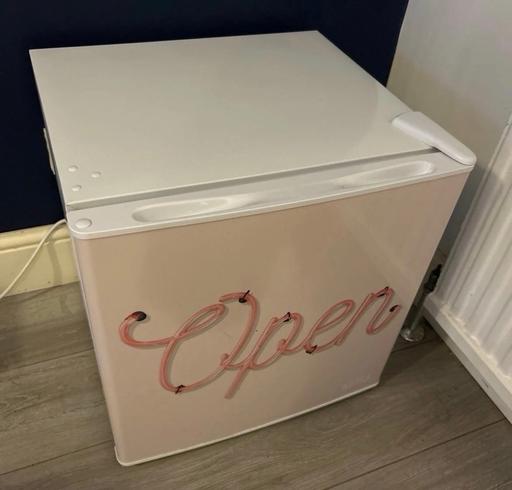 Buy & Sell Cheshunt Broxbourne - Photos for Kuhla White Mini Fridge 45 litre Table Top