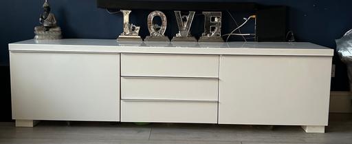 Buy & Sell Cheshunt Broxbourne - Photos for IKEA BESTA BURS White High Gloss TV Bench