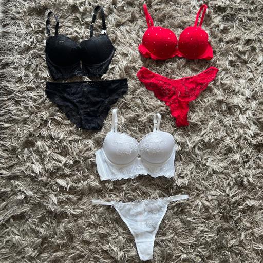 Buy & Sell Bristol South Gloucestershire - Photos for 3x Newlook 32c bra size12 bottoms