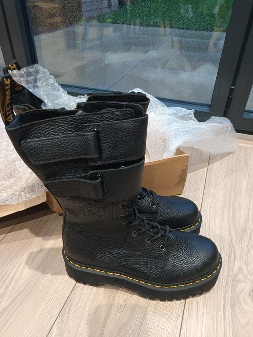 Buy & Sell Goldthorpe Barnsley - Photos for women's black dr martens boots
