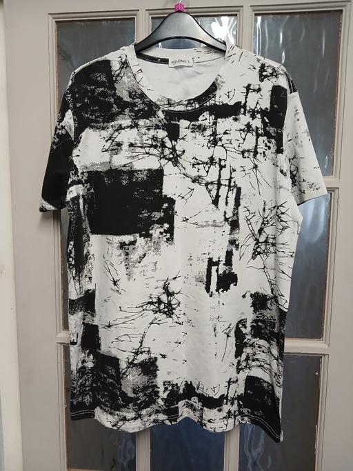 Buy & Sell Oxley Wolverhampton - Photos for T-shirt