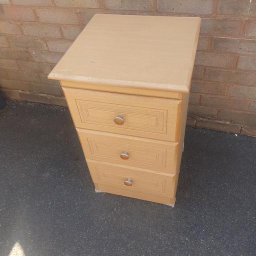 Buy & Sell Gornal Wood Dudley - Photos for Light Wood Chest Of Draws, 16 inch Sq & 28 in
