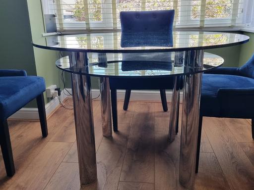 Buy & Sell Thorne Doncaster - Photos for dining table and chairs
