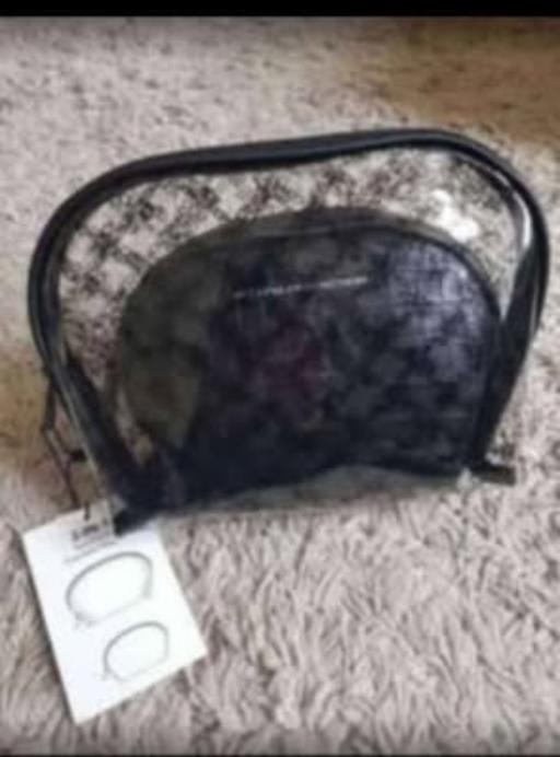 Buy & Sell Grafton Street Industrial Estate West Northamptonshire - Photos for New 2 in 1 cosmetic bag