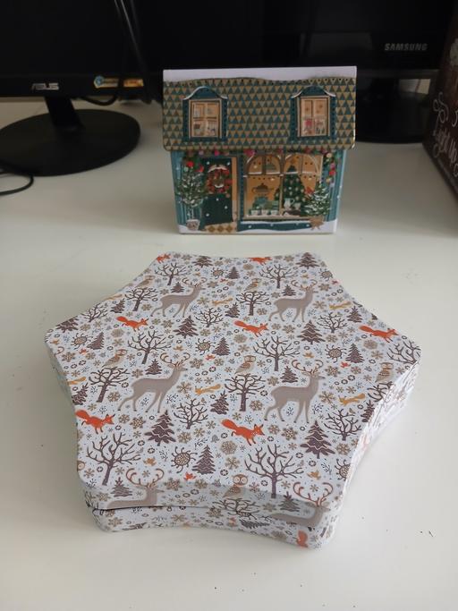 Buy & Sell Oxley Wolverhampton - Photos for 2 x tins