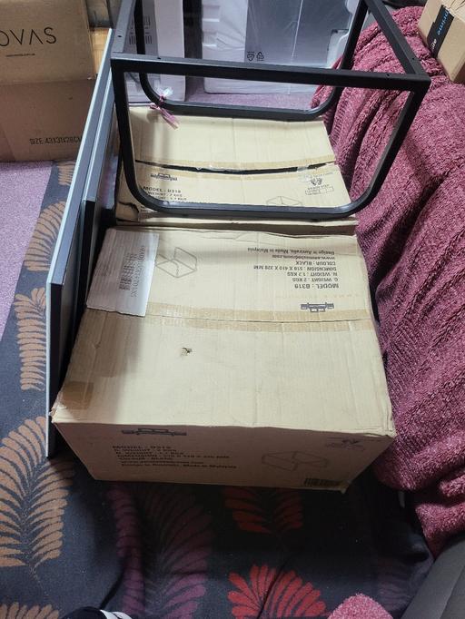 Buy & Sell Healey Rochdale - Photos for Set Of 2 Bedside Tables With White Glass Top.