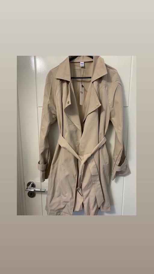 Buy & Sell Seven Kings East London - Photos for Womens beige trench coat
