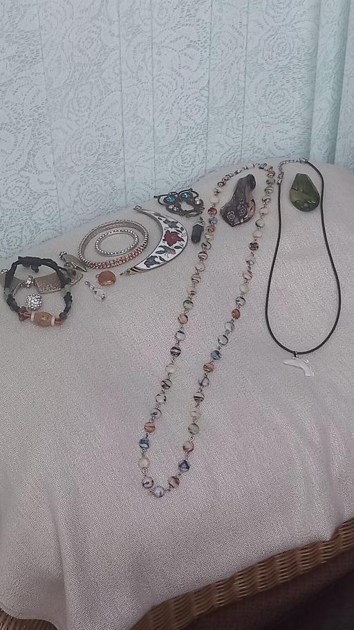 Buy & Sell Lyppard Woodgreen Worcester - Photos for jewellery-complete/broken