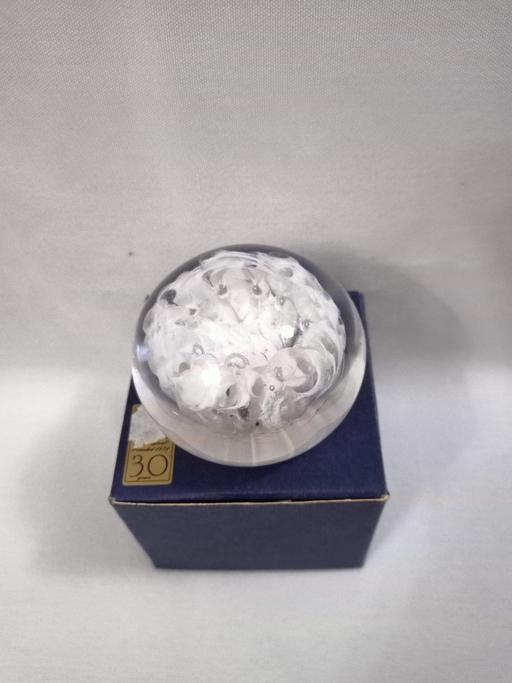 Buy & Sell Hall Green Birmingham - Photos for ISLE OF WIGHT GLASS PAPERWEIGHT 30 YEARS.