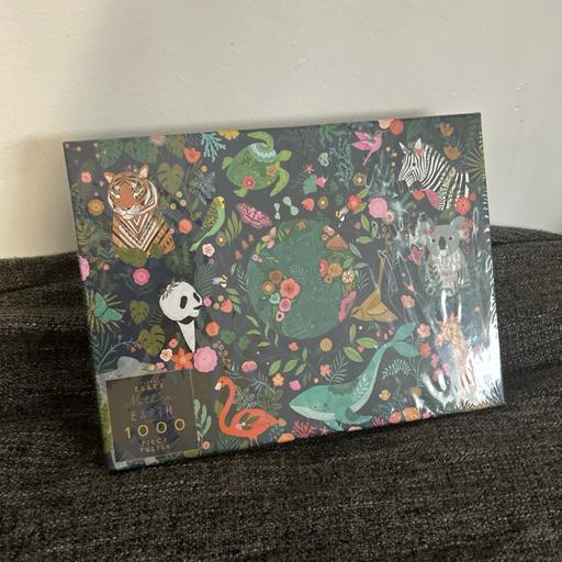 Buy & Sell Penraevon Industrial Estate Leeds - Photos for Elena Essex 1000 Piece Jigsaw Puzzle Earth