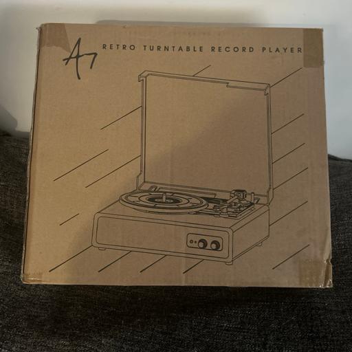 Buy & Sell Penraevon Industrial Estate Leeds - Photos for Retro Record Player New in Box Log colour