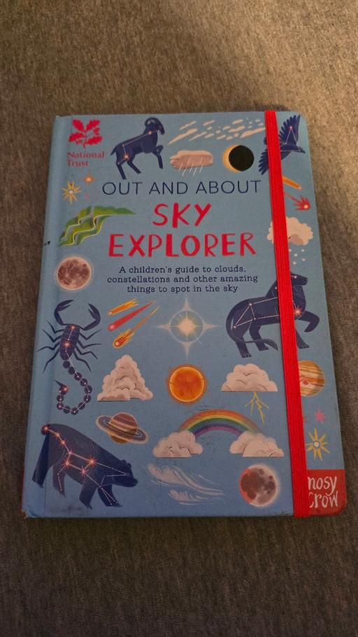 Buy & Sell Croydon Croydon - Photos for Out & About Sky Explorer Book