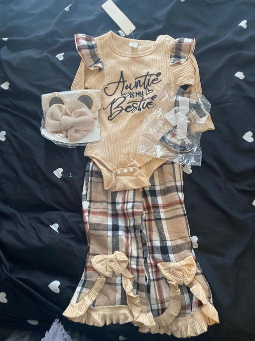 Buy & Sell Shacklewell North London - Photos for 4 piece baby outfit