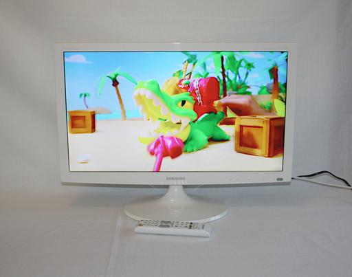 Buy & Sell Hall Green Wakefield - Photos for Samsung 24 inch LED TV with Built-in Freeview