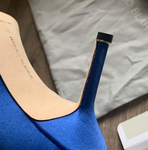 Buy & Sell Fradley Lichfield - Photos for Manolo Blahnik Hangisi 90 heel