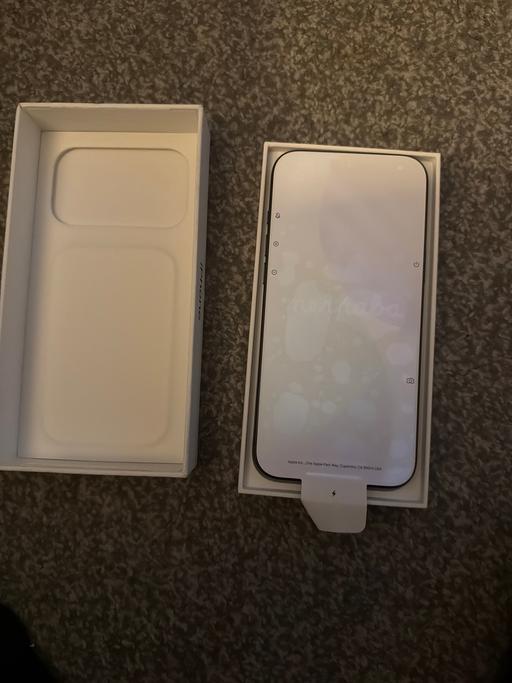 Buy & Sell Allenton Derby - Photos for Brand new iPhone 17pro max deep blue