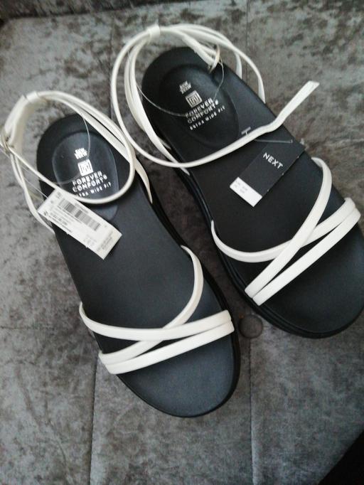 Buy & Sell Wednesfield Wolverhampton - Photos for ladies size *6*