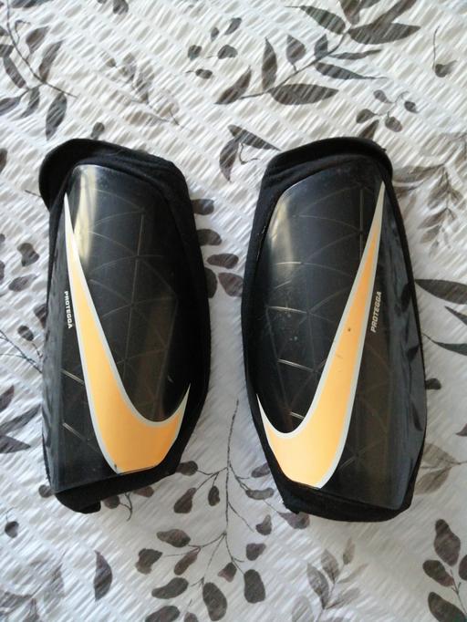 Buy & Sell Wednesfield Wolverhampton - Photos for football shin pads (hole in material at back