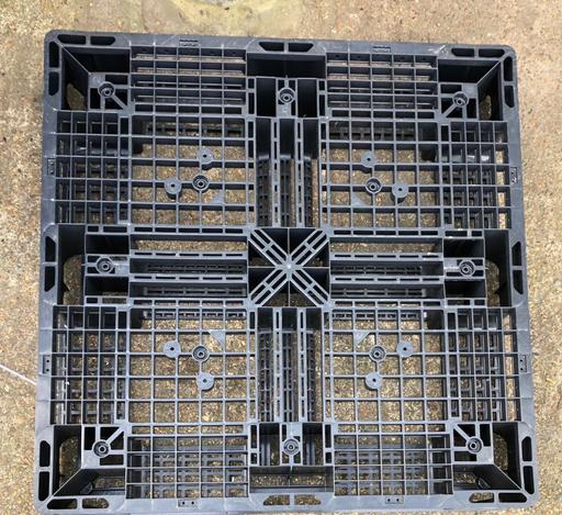 Buy & Sell Hornchurch Havering - Photos for Plastic pallet 1100 x 1100 hot tub shed pool