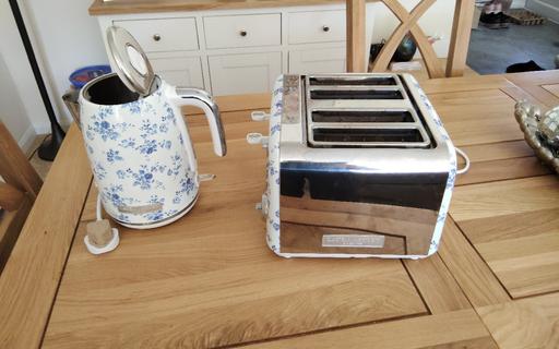 Buy & Sell Whinmoor Leeds - Photos for Laura Ashley kettle and toaster