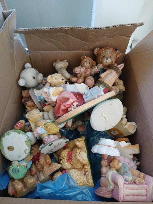 Buy & Sell Woodsetton Dudley - Photos for box full of ceramic bears