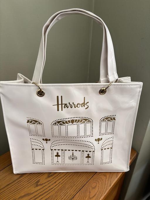 Buy & Sell Yardley Birmingham - Photos for Harrods white facade shoulder bag