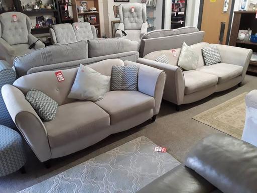 Buy & Sell Saint Pauls Trading Estate Tameside - Photos for DFS matching 3- & 2- seater grey fabric sofas