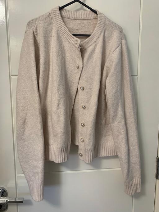 Buy & Sell Seven Kings East London - Photos for Womens pearl button cardigan