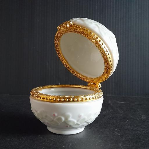 Buy & Sell Bamber Bridge South Ribble - Photos for PORCELAIN TRINKET POT