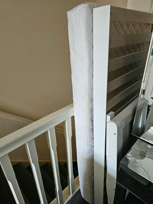 Buy & Sell Chalton Central Bedfordshire - Photos for Cot bed dressing table set of drawers