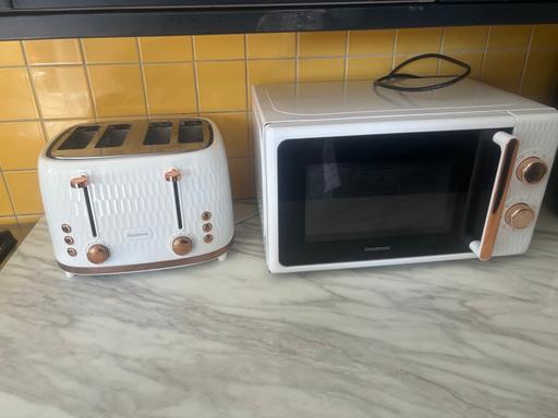 Buy & Sell Willenhall Walsall - Photos for Microwave and toaster set