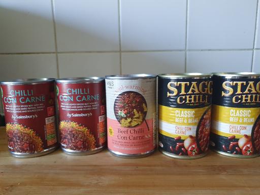 Buy & Sell Lower Sydenham South East London - Photos for 5 x chilli con carne tins