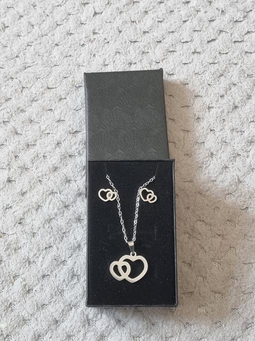 Buy & Sell Grafton Street Industrial Estate West Northamptonshire - Photos for Beautiful small jewellery set