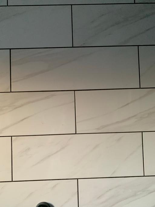 Buy & Sell Tadworth Reigate and Banstead - Photos for 30 VICENZA WHITE MARBLE AFFECT WALL TILES